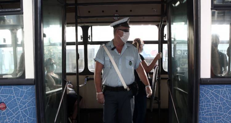 Κορωνοϊός: Ανησυχούν τα αυξημένα κρούσματα | Μάσκες παντού, έλεγχοι, πιθανό πλαφόν στα κλαμπ