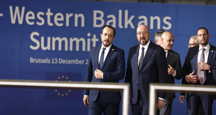 &Eta; &Sigma;ύ&nu;&omicron;&delta;&omicron;&sigmaf; &Epsilon;&Epsilon; - &Delta;&upsilon;&tau;&iota;&kappa;ώ&nu; &Beta;&alpha;&lambda;&kappa;&alpha;&nu;ί&omega;&nu; &zeta;&eta;&tau;ά &sigma;&epsilon;&beta;&alpha;&sigma;&mu;ό &sigma;&tau;&alpha; &delta;&iota;&kappa;&alpha;&iota;ώ&mu;&alpha;&tau;&alpha; &tau;&omega;&nu; &mu;&epsilon;&iota;&omicron;&nu;&omicron;&tau;ή&tau;&omega;&nu;