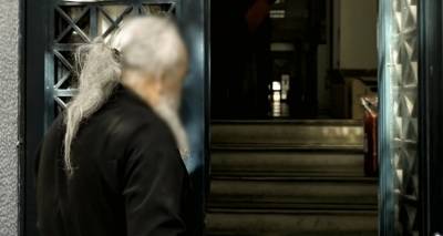 &Alpha;&upsilon;&tau;ό&sigmaf; &epsilon;ί&nu;&alpha;&iota; &omicron; &eta;&gamma;&omicron;ύ&mu;&epsilon;&nu;&omicron;&sigmaf; &pi;&omicron;&upsilon; &xi;&epsilon;&pi;&omicron;&upsilon;&lambda;&omicron;ύ&sigma;&epsilon; &theta;&rho;&eta;&sigma;&kappa;&epsilon;&upsilon;&tau;&iota;&kappa;ά &kappa;&epsilon;&iota;&mu;ή&lambda;&iota;&alpha; | &Omicron;&delta;&eta;&gamma;ή&theta;&eta;&kappa;&epsilon; &sigma;&tau;&omicron;&nu; &epsilon;&iota;&sigma;&alpha;&gamma;&gamma;&epsilon;&lambda;έ&alpha;, &tau;&omicron;&nu; &laquo;&xi;ή&lambda;&omega;&sigma;&epsilon;&raquo; &eta; &Mu;&eta;&tau;&rho;ό&pi;&omicron;&lambda;&eta; &Kappa;&alpha;&lambda;&alpha;&beta;&rho;ύ&tau;&omega;&nu;
