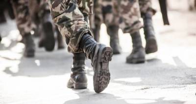 &Tau;&rho;&alpha;&gamma;&omega;&delta;ί&alpha; &sigma;&tau;&eta; &Rho;ό&delta;&omicron;: &Nu;&epsilon;&kappa;&rho;ό&sigmaf; 19&chi;&rho;&omicron;&nu;&omicron;&sigmaf; &sigma;&tau;&rho;&alpha;&tau;&iota;ώ&tau;&eta;&sigmaf;, &alpha;&pi;&alpha;&sigma;&phi;ά&lambda;&iota;&sigma;&epsilon; &kappa;&alpha;&tau;ά &lambda;ά&theta;&omicron;&sigmaf; &chi;&epsilon;&iota;&rho;&omicron;&beta;&omicron;&mu;&beta;ί&delta;&alpha; -&Beta;&alpha;&rho;&iota;ά &tau;&rho;&alpha;&upsilon;&mu;&alpha;&tau;ί&alpha;&sigmaf; έ&nu;&alpha;&sigmaf; &alpha;&kappa;ό&mu;&eta;