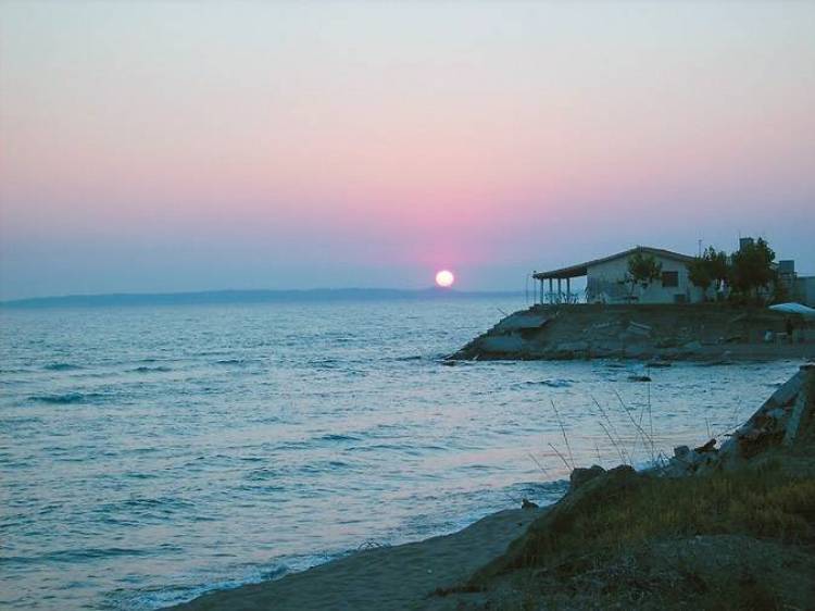 &Mu;&iota;&alpha; &omicron;&lambda;ό&kappa;&lambda;&eta;&rho;&eta; &pi;&alpha;&rho;ά&nu;&omicron;&mu;&eta; &pi;ό&lambda;&eta; &sigma;&tau;&alpha; &pi;&alpha;&rho;ά&lambda;&iota;&alpha; &tau;&eta;&sigmaf; &Eta;&lambda;&epsilon;ί&alpha;&sigmaf;!!