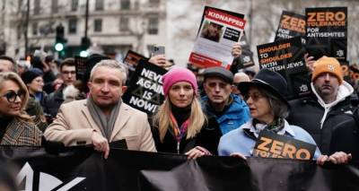 Χιλιάδες διαδήλωσαν κατά του αντισημιτισμού στο Λονδίνο