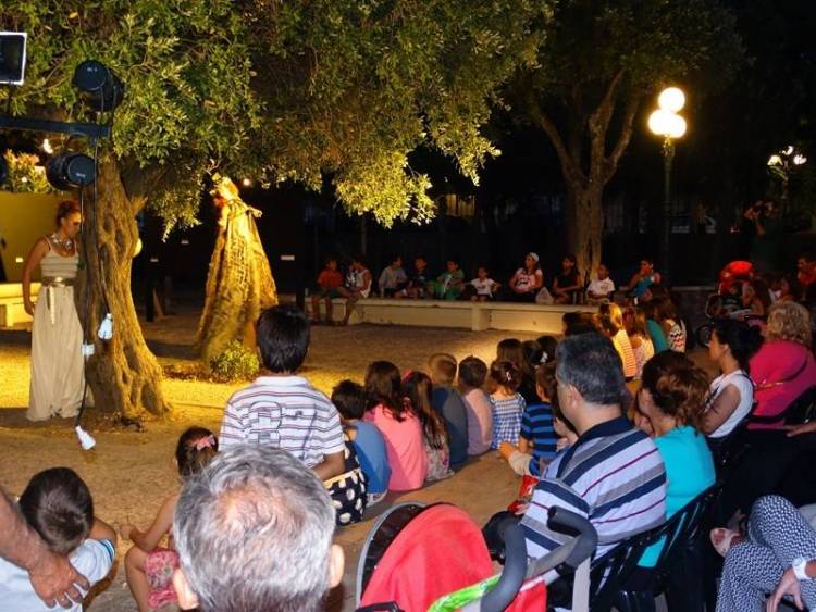 «Η Παράξενη αγάπη του Αλόγου και της Λεύκας» του Χρήστου Μπουλώτη χάρισε ενα μαγικό βράδυ σε μικρούς και μεγάλους