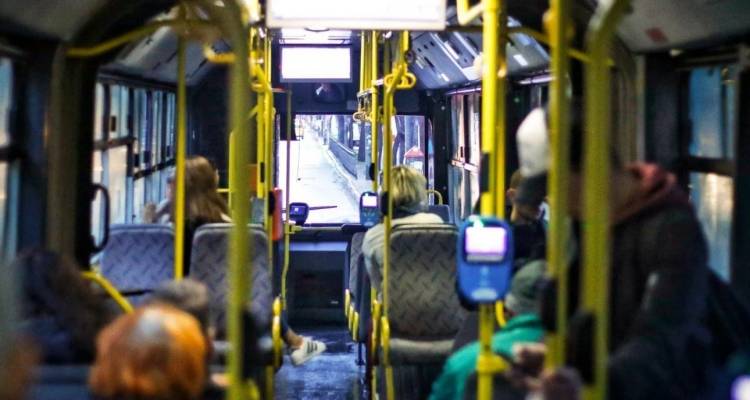 &Gamma;&lambda;&upsilon;&phi;ά&delta;&alpha;: &Alpha;&lambda;&lambda;&omicron;&delta;&alpha;&pi;ό&sigmaf; &sigma;&epsilon; &lambda;&epsilon;&omega;&phi;&omicron;&rho;&epsilon;ί&omicron; &kappa;&alpha;&tau;έ&beta;&alpha;&sigma;&epsilon; &tau;&omicron; &pi;&alpha;&nu;&tau;&epsilon;&lambda;ό&nu;&iota; &tau;&omicron;&upsilon; &mu;&pi;&rho;&omicron;&sigma;&tau;ά &sigma;&epsilon; &alpha;&nu;ή&lambda;&iota;&kappa;&alpha; | &Tau;&omicron;&nu; έ&sigma;&pi;&rho;&omega;&xi;&epsilon; &epsilon;&pi;&iota;&beta;ά&tau;&eta;&sigmaf;, &chi;&tau;ύ&pi;&eta;&sigma;&epsilon; &sigma;&tau;&omicron; &kappa;&epsilon;&phi;ά&lambda;&iota;