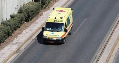 ΕΚΤΑΚΤΟ: Σοβαρό τροχαίο έξω από τη Μύρινα πριν από λίγο | Τραυματίστηκε δικυκλιστής