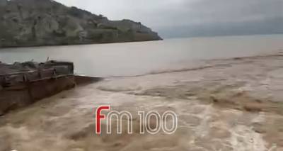 &Lambda;ή&mu;&nu;&omicron;&sigmaf;: &Alpha;&pi;&epsilon;&gamma;&kappa;&lambda;&omega;&beta;ί&sigma;&tau;&eta;&kappa;&alpha;&nu; 4 ά&tau;&omicron;&mu;&alpha; &alpha;&pi;ό &tau;&iota;&sigmaf; &mu;ά&nu;&tau;&rho;&epsilon;&sigmaf; &tau;&omicron;&upsilon;&sigmaf; &mu;&epsilon; &tau;&eta;&nu; &epsilon;&pi;έ&mu;&beta;&alpha;&sigma;&eta; &tau;&eta;&sigmaf; &Pi;&upsilon;&rho;&omicron;&sigma;&beta;&epsilon;&sigma;&tau;&iota;&kappa;ή&sigmaf; | &Sigma;&epsilon; ύ&phi;&epsilon;&sigma;&eta; &alpha;&upsilon;&tau;ή &tau;&eta; &sigma;&tau;&iota;&gamma;&mu;ή &tau;&omicron; &phi;&alpha;&iota;&nu;ό&mu;&epsilon;&nu;&omicron;