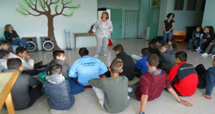 &Gamma;&upsilon;&mu;&nu;ά&sigma;&iota;&omicron; &Mu;&omicron;ύ&delta;&rho;&omicron;&upsilon;: &Mu;&iota;&alpha; &mu;έ&rho;&alpha; &gamma;&epsilon;&mu;ά&tau;&eta; &gamma;&nu;ώ&sigma;&eta; &kappa;&alpha;&iota; ά&theta;&lambda;&eta;&sigma;&eta; (photos)