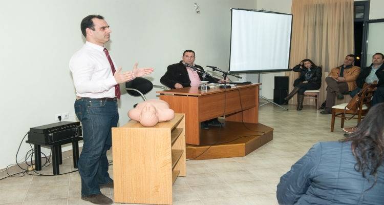 Ενημερωτική ομιλία με θέμα «Πρώτες βοήθειες – αντιμετώπιση έκτακτων αναγκών» στην Πλάκα