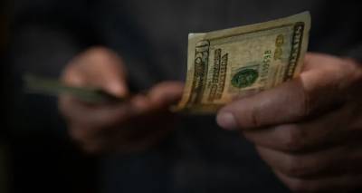 &Sigma;&omicron;&upsilon;&eta;&delta;ί&alpha;: &Pi;&alpha;&iota;&delta;&iota;ά &kappa;&alpha;&lambda;&omicron;ύ&nu; &mu;ό&nu;&alpha; &tau;&omicron;&upsilon;&sigmaf; &tau;&iota;&sigmaf; &sigma;&upsilon;&mu;&mu;&omicron;&rho;ί&epsilon;&sigmaf; &zeta;&eta;&tau;ώ&nu;&tau;&alpha;&sigmaf; &nu;&alpha; &delta;&iota;&alpha;&pi;&rho;ά&xi;&omicron;&upsilon;&nu; &phi;ό&nu;&omicron;&upsilon;&sigmaf;