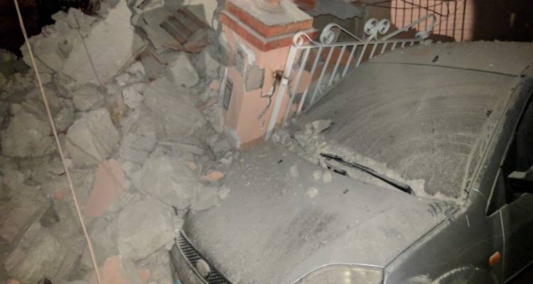 &Sigma;&epsilon;&iota;&sigma;&mu;ό&sigmaf; 4,2 &Rho;ί&chi;&tau;&epsilon;&rho; &iota;&sigma;&omicron;&pi;έ&delta;&omega;&sigma;&epsilon; &tau;&omicron; &nu;&eta;&sigma;ί &Iota;&sigma;&kappa;&iota;&alpha; &sigma;&tau;&eta;&nu; &Iota;&tau;&alpha;&lambda;ί&alpha; | 2 &nu;&epsilon;&kappa;&rho;&omicron;ί, &alpha;&rho;&kappa;&epsilon;&tau;&omicron;ί &epsilon;&gamma;&kappa;&lambda;&omega;&beta;&iota;&sigma;&mu;έ&nu;&omicron;&iota; (photos)