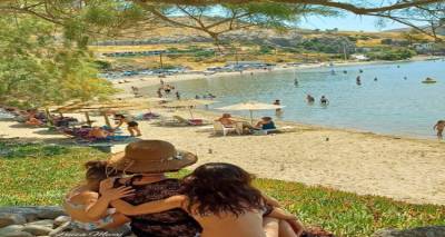 &Pi;&alpha;&rho;ά&tau;&alpha;&sigma;&eta; &tau;&omicron;&upsilon; &kappa;&alpha;ύ&sigma;&omega;&nu;&alpha; &laquo;&beta;&lambda;έ&pi;&epsilon;&iota;&raquo; &omicron; &Kappa;&alpha;&nu;&tau;&epsilon;&rho;έ&sigmaf; -&laquo;&Theta;&alpha; &delta;&iota;&alpha;&rho;&kappa;έ&sigma;&epsilon;&iota; &epsilon;&pi;&tau;ά &eta;&mu;έ&rho;&epsilon;&sigmaf;&raquo;, &sigma;&epsilon; &pi;&omicron;&iota;&epsilon;&sigmaf; &pi;&epsilon;&rho;&iota;&omicron;&chi;έ&sigmaf; &theta;&alpha; &epsilon;ί&nu;&alpha;&iota; &epsilon;&nu;&tau;&omicron;&nu;ό&tau;&epsilon;&rho;&omicron;&sigmaf;