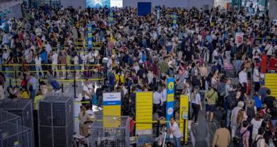 &laquo;&Tau;&omicron; &mu;&epsilon;&gamma;&alpha;&lambda;ύ&tau;&epsilon;&rho;&omicron; &psi;&eta;&phi;&iota;&alpha;&kappa;ό &mu;&pi;&lambda;&alpha;&kappa; ά&omicron;&upsilon;&tau; ό&lambda;&omega;&nu; &tau;&omega;&nu; &epsilon;&pi;&omicron;&chi;ώ&nu;&raquo; | &Epsilon;&pi;&alpha;&nu;έ&rho;&chi;&omicron;&nu;&tau;&alpha;&iota; &sigma;&iota;&gamma;ά-&sigma;&iota;&gamma;ά &tau;&alpha; &sigma;&upsilon;&sigma;&tau;ή&mu;&alpha;&tau;&alpha;, &tau;&omicron; &chi;ά&omicron;&sigmaf; &pi;&alpha;&rho;&alpha;&mu;έ&nu;&epsilon;&iota;