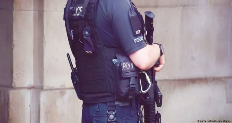 &Beta;&rho;&epsilon;&tau;&alpha;&nu;ί&alpha; : &Omicron; &sigma;&tau;&rho;&alpha;&tau;ό&sigmaf;  &delta;&eta;&lambda;ώ&nu;&epsilon;&iota; έ&tau;&omicron;&iota;&mu;&omicron;&sigmaf; &nu;&alpha; &beta;&omicron;&eta;&theta;ή&sigma;&epsilon;&iota; &sigma;&tau;&eta; &delta;&iota;&alpha;&tau;ή&rho;&eta;&sigma;&eta; &tau;&eta;&sigmaf; &tau;ά&xi;&eta;&sigmaf;