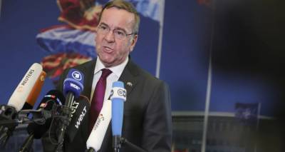 &Pi;&iota;&sigma;&tau;ό&rho;&iota;&omicron;&upsilon;&sigmaf;: &Kappa;&alpha;&tau;&alpha;&lambda;&alpha;&beta;&alpha;ί&nu;&omega; &tau;&eta;&nu; &omicron;&rho;&gamma;ή &tau;&omicron;&upsilon; &Zeta;&epsilon;&lambda;έ&nu;&sigma;&kappa;&iota; έ&nu;&alpha;&nu;&tau;&iota; &tau;&omicron;&upsilon; NATO