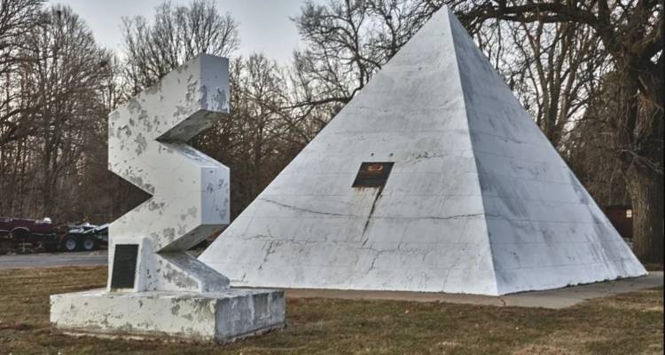 Η μεγαλύτερη χρονοκάψουλα του κόσμου άνοιξε μετά από 50 χρόνια - Τι αντικείμενα περιείχε, πού βρίσκεται