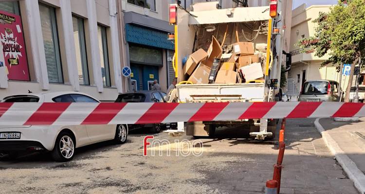 Πρωινή βλάβη σε απορριμματοφόρο του Δήμου | Λάδια στο οδόστρωμα