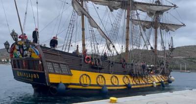 &Phi;&omega;&tau;&omicron;: &Chi;&rho;ή&sigma;&tau;&omicron;&sigmaf; &Pi;&alpha;&lambda;&alpha;&iota;&omicron;&lambda;&omicron;&gamma;&omicron;ύ&delta;&iota;&alpha;&sigmaf;