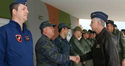 &Omicron; &Alpha;&rho;&chi;&eta;&gamma;ό&sigmaf; &Gamma;&Epsilon;&Epsilon;&Theta;&Alpha; &epsilon;&pi;&iota;&sigma;&kappa;έ&phi;&theta;&eta;&kappa;&epsilon; &tau;&eta;&nu; 130 &Sigma;&mu;&eta;&nu;&alpha;&rho;&chi;ί&alpha; &Mu;ά&chi;&eta;&sigmaf; &sigma;&tau;&eta; &Lambda;ή&mu;&nu;&omicron; (photos)