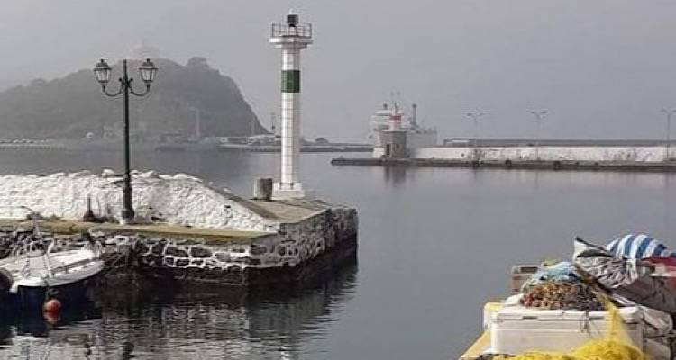 &Lambda;ή&mu;&nu;&omicron;&sigmaf;: &Epsilon;&pi;ί&theta;&epsilon;&sigma;&eta; &tau;&rho;&iota;ώ&nu; &alpha;&nu;&eta;&lambda;ί&kappa;&omega;&nu; &sigma;&epsilon; &eta;&lambda;&iota;&kappa;&iota;&omega;&mu;έ&nu;&eta; &gamma;&upsilon;&nu;&alpha;ί&kappa;&alpha; &sigma;&tau;&omicron; &lambda;&iota;&mu;ά&nu;&iota;