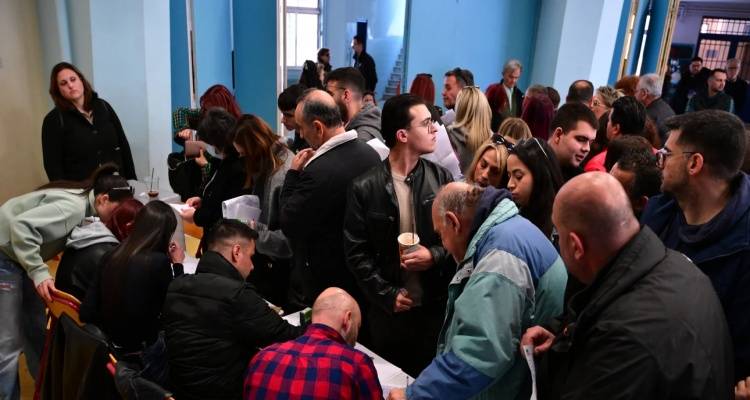 &Pi;&Alpha;&Sigma;&Omicron;&Kappa;: &Sigma;&upsilon;&mu;&mu;&epsilon;&tau;&omicron;&chi;ή ά&nu;&omega; &tau;&omega;&nu; 150.000 &pi;&omicron;&lambda;&iota;&tau;ώ&nu; &delta;&epsilon;ί&chi;&nu;&omicron;&upsilon;&nu; &tau;&alpha; &pi;&rho;ώ&tau;&alpha; &sigma;&tau;&omicron;&iota;&chi;&epsilon;ί&alpha; -&Pi;&alpha;&rho;ά&tau;&alpha;&sigma;&eta; &omega;&sigmaf; &tau;&iota;&sigmaf; 20:00 &gamma;&iota;&alpha; &tau;&eta;&nu; &alpha;&nu;ά&delta;&epsilon;&iota;&xi;&eta; &sigma;&upsilon;&nu;έ&delta;&rho;&omega;&nu;