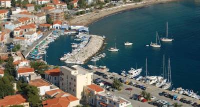 7 &nu;&eta;&sigma;&iota;ά &mu;&epsilon; "&pi;&rho;ά&sigma;&iota;&nu;&epsilon;&sigmaf;" &theta;&epsilon;&tau;&iota;&kappa;ό&tau;&eta;&tau;&epsilon;&sigmaf;, 7 &mu;&epsilon; "&kappa;ό&kappa;&kappa;&iota;&nu;&epsilon;&sigmaf;" &kappa;&alpha;&iota; 7 "&omicron;&upsilon;&delta;έ&tau;&epsilon;&rho;&alpha;" (&pi;ί&nu;&alpha;&kappa;&epsilon;&sigmaf;)