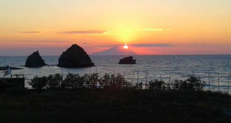 &Alpha;ί&theta;&rho;&iota;&omicron;&sigmaf; &omicron; &kappa;&alpha;&iota;&rho;ό&sigmaf; | &Sigma;&epsilon; &pi;&omicron;&iota;&epsilon;&sigmaf; &pi;&epsilon;&rho;&iota;&omicron;&chi;έ&sigmaf; &alpha;&nu;&epsilon;&beta;&alpha;ί&nu;&epsilon;&iota; &eta; &theta;&epsilon;&rho;&mu;&omicron;&kappa;&rho;&alpha;&sigma;ί&alpha;