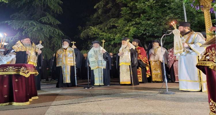 &Sigma;&tau;&eta; &Lambda;ά&rho;&iota;&sigma;&alpha; &lambda;&epsilon;&iota;&tau;&omicron;ύ&rho;&gamma;&eta;&sigma;&epsilon; &omicron; &Mu;&eta;&tau;&rho;&omicron;&pi;&omicron;&lambda;ί&tau;&eta;&sigmaf; &Lambda;ή&mu;&nu;&omicron;&upsilon; &kappa;&alpha;&iota; &Alpha;&gamma;ί&omicron;&upsilon; &Epsilon;&upsilon;&sigma;&tau;&rho;&alpha;&tau;ί&omicron;&upsilon;