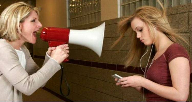 &Epsilon;&phi;&eta;&beta;&epsilon;ί&alpha;: &Epsilon;&nu;&eta;&mu;&epsilon;&rho;&omega;&tau;&iota;&kappa;ή &omicron;&mu;&iota;&lambda;ί&alpha; &sigma;&tau;&omicron; &Pi;&omicron;&rho;&tau;&iota;&alpha;&nu;&omicron;ύ