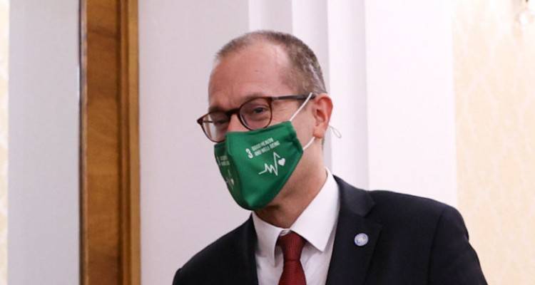 Το μήνυμα του διευθυντή ΠΟΥ στην Ευρώπη προς τους Ελληνες: «Λίγη υπομονή, το εμβόλιο είναι εδώ»