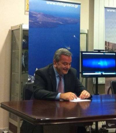 Επαφές του προέδρου της Ένωσης Ξενοδόχων Λήμνου Στέλιου Μάντζαρη στα σχολεία του νησιού, με αντικείμενο τον τουρισμό