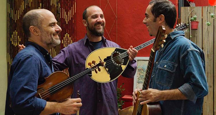 Ρεμπέτικο Τρίο: Για μία και μοναδική εμφάνιση στη Λήμνο, στο καφενείο-ουζερί «Για Πλάκα»