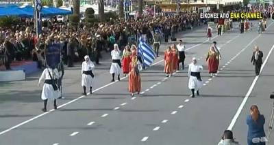 &laquo;&Pi;&epsilon;&rho;ή&phi;&alpha;&nu;&omicron;&iota; &omega;&sigmaf; Έ&lambda;&lambda;&eta;&nu;&epsilon;&sigmaf;&raquo; &omicron;&iota; &Lambda;&eta;&mu;&nu;&iota;&omicron;ί &tau;&eta;&sigmaf; &Kappa;&alpha;&beta;ά&lambda;&alpha;&sigmaf; &sigma;&tau;&eta;&nu; &pi;&alpha;&rho;έ&lambda;&alpha;&sigma;&eta; &gamma;&iota;&alpha; &tau;&eta;&nu; 28&eta; &Omicron;&kappa;&tau;&omega;&beta;&rho;ί&omicron;&upsilon; (photos)