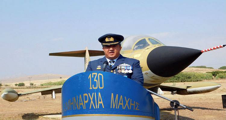 &Tau;&omicron; &Delta;&eta;&mu;&omicron;&tau;&iota;&kappa;ό &Sigma;&chi;&omicron;&lambda;&epsilon;ί&omicron; &Alpha;&tau;&sigma;&iota;&kappa;ή&sigmaf; &epsilon;&upsilon;&chi;&alpha;&rho;&iota;&sigma;&tau;&epsilon;ί &tau;&eta;&nu; 130 &Sigma;&mu;&eta;&nu;&alpha;&rho;&chi;ί&alpha; &Mu;ά&chi;&eta;&sigmaf;