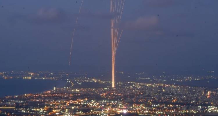 &Pi;&rho;ώ&tau;&eta; &phi;&omicron;&rho;ά &eta; &Chi;&epsilon;&zeta;&mu;&pi;&omicron;&lambda;ά&chi; &epsilon;&kappa;&tau;ό&xi;&epsilon;&upsilon;&sigma;&epsilon; &pi;ύ&rho;&alpha;&upsilon;&lambda;&omicron; &pi;&rho;&omicron;&sigmaf; &tau;&omicron; &Tau;&epsilon;&lambda; &Alpha;&beta;ί&beta; | &laquo;&Sigma;&tau;ό&chi;&omicron;&sigmaf; &eta; &Mu;&omicron;&sigma;ά&nu;&tau;&raquo; &lambda;έ&nu;&epsilon;, &laquo;&pi;ή&gamma;&alpha;&iota;&nu;&epsilon; &sigma;&epsilon; &alpha;&mu;ά&chi;&omicron;&upsilon;&sigmaf;&raquo; &alpha;&pi;&alpha;&nu;&tau;ά &tau;&omicron; &Iota;&sigma;&rho;&alpha;ή&lambda;