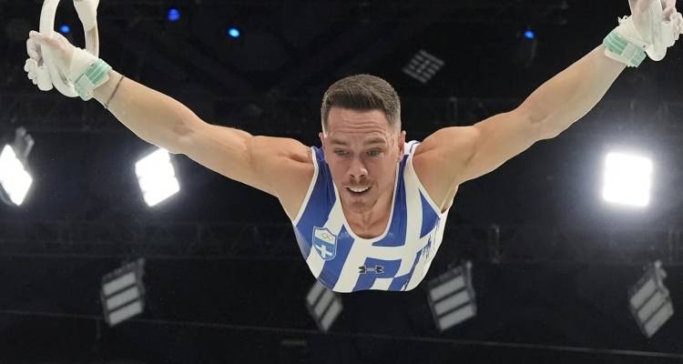 Έ&gamma;&rho;&alpha;&psi;&epsilon; &iota;&sigma;&tau;&omicron;&rho;ί&alpha; &omicron; &laquo;ά&rho;&chi;&omicron;&nu;&tau;&alpha;&sigmaf; &tau;&omega;&nu; &kappa;&rho;ί&kappa;&omega;&nu;&raquo; &Lambda;&epsilon;&upsilon;&tau;έ&rho;&eta;&sigmaf; &Pi;&epsilon;&tau;&rho;&omicron;ύ&nu;&iota;&alpha;&sigmaf; | Έ&gamma;&iota;&nu;&epsilon; &pi;&rho;&omega;&tau;&alpha;&theta;&lambda;&eta;&tau;ή&sigmaf; &Epsilon;&upsilon;&rho;ώ&pi;&eta;&sigmaf; &gamma;&iota;&alpha; 8&eta; &phi;&omicron;&rho;ά