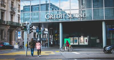 &Omicron; &alpha;&nu;&alpha;&gamma;&kappa;&alpha;&sigma;&tau;&iota;&kappa;ό&sigmaf; &gamma;ά&mu;&omicron;&sigmaf; UBS - Credit Suisse &phi;έ&rho;&nu;&epsilon;&iota; &tau;&omicron; &tau;έ&lambda;&omicron;&sigmaf; &tau;&omega;&nu; &alpha;&upsilon;&xi;ή&sigma;&epsilon;&omega;&nu; &sigma;&tau;&alpha; &epsilon;&pi;&iota;&tau;ό&kappa;&iota;&alpha;