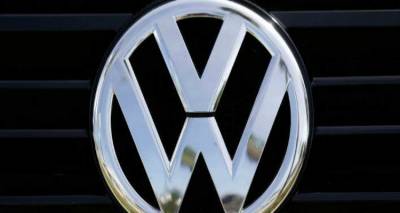 &Sigma;&kappa;ά&nu;&delta;&alpha;&lambda;&omicron; &rho;ύ&pi;&omega;&nu;: &Eta; VW &pi;&lambda;ή&rho;&omega;&sigma;&epsilon; 4 &delta;&iota;&sigma;. &kappa;&alpha;&iota; ή&rho;&theta;&epsilon; &sigma;&epsilon; &sigma;&upsilon;&mu;&beta;&iota;&beta;&alpha;&sigma;&mu;ό &mu;&epsilon; &tau;&iota;&sigmaf; &Eta;&Pi;&Alpha;