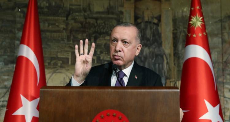 Νέα θρασύτατη επίθεση Ερντογάν: Κατηγορεί την Ελλάδα για παράνομες επαναπροωθήσεις μεταναστών