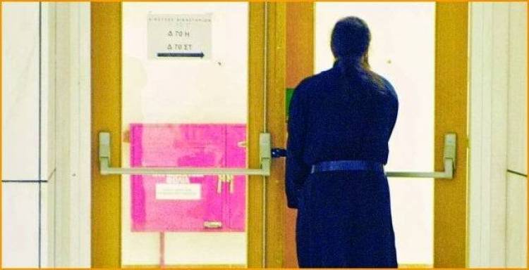 Έκταση παίρνει πανελλαδικά το ερωτικό σκάνδαλο της Λήμνου με τον στρατιωτικό ιερέα