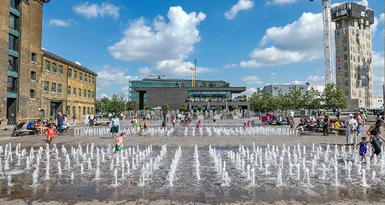 &Alpha;&kappa;&rho;&alpha;ί&omicron;&sigmaf; &kappa;&alpha;ύ&sigma;&omega;&nu;&alpha;&sigmaf; &sigma;&tau;&eta;&nu; &Epsilon;&upsilon;&rho;ώ&pi;&eta; | &Kappa;ό&kappa;&kappa;&iota;&nu;&omicron;&sigmaf; &sigma;&upsilon;&nu;&alpha;&gamma;&epsilon;&rho;&mu;ό&sigmaf; &sigma;&tau;&eta; &Beta;&rho;&epsilon;&tau;&alpha;&nu;ί&alpha;