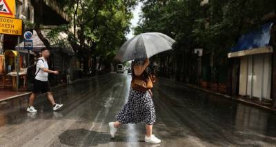 &Alpha;&lambda;&lambda;ά&zeta;&epsilon;&iota; &omicron; &kappa;&alpha;&iota;&rho;ό&sigmaf;, έ&rho;&chi;&omicron;&nu;&tau;&alpha;&iota; &tau;&alpha; &pi;&rho;&omega;&tau;&omicron;&beta;&rho;ό&chi;&iota;&alpha;: &Pi;έ&phi;&tau;&epsilon;&iota; &eta; &theta;&epsilon;&rho;&mu;&omicron;&kappa;&rho;&alpha;&sigma;ί&alpha;, &pi;ό&tau;&epsilon; &alpha;&nu;&alpha;&mu;έ&nu;&omicron;&nu;&tau;&alpha;&iota; &tau;&alpha; &phi;&alpha;&iota;&nu;ό&mu;&epsilon;&nu;&alpha;