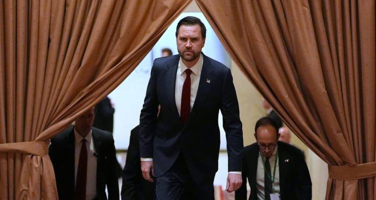 &Nu;&alpha;&upsilon;ά&gamma;&iota;&omicron; &sigma;&tau;&iota;&sigmaf; &sigma;&upsilon;&nu;&omicron;&mu;&iota;&lambda;ί&epsilon;&sigmaf; &Eta;&Pi;&Alpha;-&Iota;&rho;ά&nu;: &laquo;&Phi;&epsilon;ύ&gamma;&omicron;&upsilon;&mu;&epsilon; &alpha;&phi;&omicron;ύ &upsilon;&pi;&omicron;&beta;ά&lambda;&alpha;&mu;&epsilon; &pi;&omicron;&lambda;ύ &alpha;&pi;&lambda;ή &pi;&rho;ό&tau;&alpha;&sigma;&eta;&raquo; &epsilon;ί&pi;&epsilon; &omicron; &Beta;&alpha;&nu;&sigmaf; | &laquo;&Pi;&alpha;&rho;ά&lambda;&omicron;&gamma;&epsilon;&sigmaf; &alpha;&pi;&alpha;&iota;&tau;ή&sigma;&epsilon;&iota;&sigmaf;&raquo; &sigma;&chi;&omicron;&lambda;ί&alpha;&sigma;&epsilon; &eta; &Tau;&epsilon;&chi;&epsilon;&rho;ά&nu;&eta;