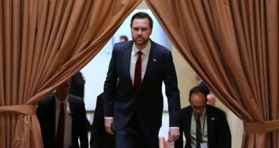 &Nu;&alpha;&upsilon;ά&gamma;&iota;&omicron; &sigma;&tau;&iota;&sigmaf; &sigma;&upsilon;&nu;&omicron;&mu;&iota;&lambda;ί&epsilon;&sigmaf; &Eta;&Pi;&Alpha;-&Iota;&rho;ά&nu;: &laquo;&Phi;&epsilon;ύ&gamma;&omicron;&upsilon;&mu;&epsilon; &alpha;&phi;&omicron;ύ &upsilon;&pi;&omicron;&beta;ά&lambda;&alpha;&mu;&epsilon; &pi;&omicron;&lambda;ύ &alpha;&pi;&lambda;ή &pi;&rho;ό&tau;&alpha;&sigma;&eta;&raquo; &epsilon;ί&pi;&epsilon; &omicron; &Beta;&alpha;&nu;&sigmaf; | &laquo;&Pi;&alpha;&rho;ά&lambda;&omicron;&gamma;&epsilon;&sigmaf; &alpha;&pi;&alpha;&iota;&tau;ή&sigma;&epsilon;&iota;&sigmaf;&raquo; &sigma;&chi;&omicron;&lambda;ί&alpha;&sigma;&epsilon; &eta; &Tau;&epsilon;&chi;&epsilon;&rho;ά&nu;&eta;