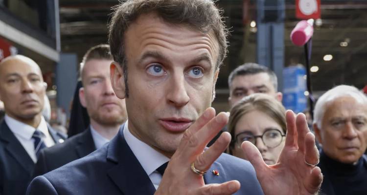 &Alpha;&nu;&tau;&iota;&mu;έ&tau;&omega;&pi;&omicron;&sigmaf; &mu;&epsilon; &delta;ύ&omicron; &pi;&rho;&omicron;&tau;ά&sigma;&epsilon;&iota;&sigmaf; &mu;&omicron;&mu;&phi;ή&sigmaf; &sigma;ή&mu;&epsilon;&rho;&alpha; &omicron; &Mu;&alpha;&kappa;&rho;ό&nu; | &Alpha;&nu; &alpha;&pi;&omicron;&rho;&rho;&iota;&phi;&theta;&omicron;ύ&nu; &pi;&epsilon;&rho;&nu;ά &alpha;&upsilon;&tau;ό&mu;&alpha;&tau;&alpha; &tau;&omicron; &nu;έ&omicron; &sigma;&upsilon;&nu;&tau;&alpha;&xi;&iota;&omicron;&delta;&omicron;&tau;&iota;&kappa;ό