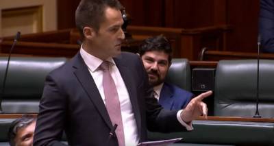 &Sigma;&upsilon;&nu;έ&beta;&eta; &kappa;&alpha;&iota; &alpha;&upsilon;&tau;ό: &Beta;&omicron;&upsilon;&lambda;&epsilon;&upsilon;&tau;ή&sigmaf; έ&kappa;&alpha;&nu;&epsilon; &pi;&rho;ό&tau;&alpha;&sigma;&eta; &gamma;ά&mu;&omicron;&upsilon; &alpha;&pi;ό &tau;&omicron; &beta;ή&mu;&alpha; &tau;&eta;&sigmaf; &Beta;&omicron;&upsilon;&lambda;ή&sigmaf; [ &beta;ί&nu;&tau;&epsilon;&omicron;]