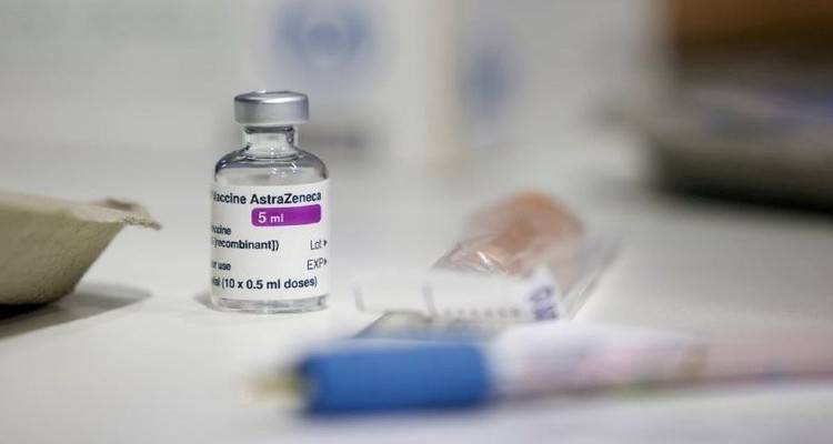 Βρετανία: Σχέδιο εμβολιασμού με τρίτη δόση κατά του Covid για τους άνω των 50 ετών