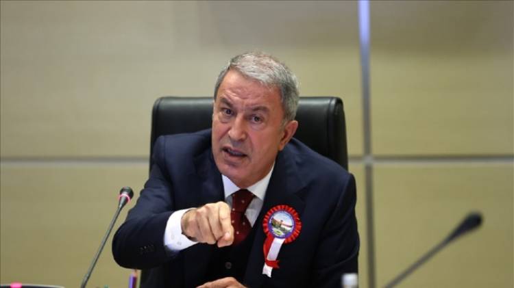 &Mu;&epsilon; &pi;&rho;&omicron;&kappa;&lambda;&eta;&tau;&iota;&kappa;&omicron;ύ&sigmaf; &chi;ά&rho;&tau;&epsilon;&sigmaf; &eta; &Tau;&omicron;&upsilon;&rho;&kappa;ί&alpha; &epsilon;&pi;&iota;&chi;&epsilon;&iota;&rho;&epsilon;ί &nu;&alpha; &laquo;&gamma;&kappa;&rho;&iota;&zeta;ά&rho;&epsilon;&iota;&raquo; &tau;&eta;&nu; &epsilon;&lambda;&lambda;&eta;&nu;&iota;&kappa;ή &kappa;&upsilon;&rho;&iota;&alpha;&rho;&chi;ί&alpha; &sigma;&tau;&omicron; &Alpha;&iota;&gamma;&alpha;ί&omicron; &Pi;έ&lambda;&alpha;&gamma;&omicron;&sigmaf;