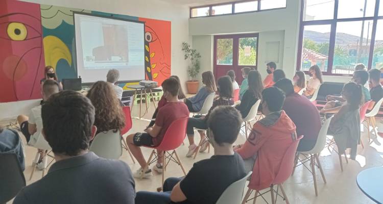 Γυμνάσιο Μούδρου: Πραγματοποιήθηκε η δράση για τα ανθρώπινα δικαιώματα και τη δημοκρατία στην Ευρώπη (photos)