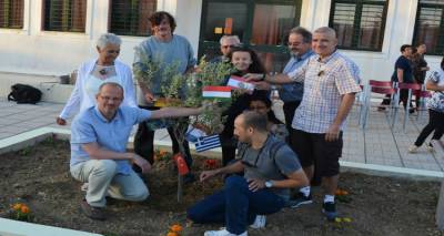 &Mu;&omicron;ύ&delta;&rho;&omicron;: &Sigma;&epsilon; &kappa;&lambda;ί&mu;&alpha; &sigma;&upsilon;&gamma;&kappa;ί&nu;&eta;&sigma;&eta;&sigmaf; &eta; &tau;&epsilon;&lambda;&epsilon;&upsilon;&tau;&alpha;ί&alpha; &sigma;&upsilon;&nu;ά&nu;&tau;&eta;&sigma;&eta; &tau;&omega;&nu; &sigma;&upsilon;&mu;&mu;&epsilon;&tau;&epsilon;&chi;ό&nu;&tau;&omega;&nu; &sigma;&tau;&omicron; ERASMUS+ (photos)