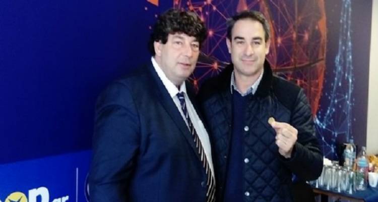 &Pi;ή&rho;&epsilon; &kappa;&alpha;&iota; &tau;&omicron;&hellip; &phi;&lambda;&omicron;&upsilon;&rho;ί &tau;&omicron;&upsilon; &Epsilon;&Sigma;&Alpha;&Kappa;&Epsilon; &omicron; Ή&phi;&alpha;&iota;&sigma;&tau;&omicron;&sigmaf; &Lambda;ή&mu;&nu;&omicron;&upsilon;